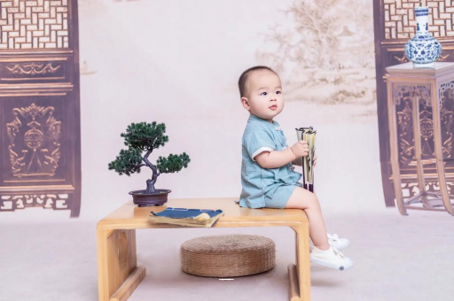 阿拉尔孕妇肚子上的黑线